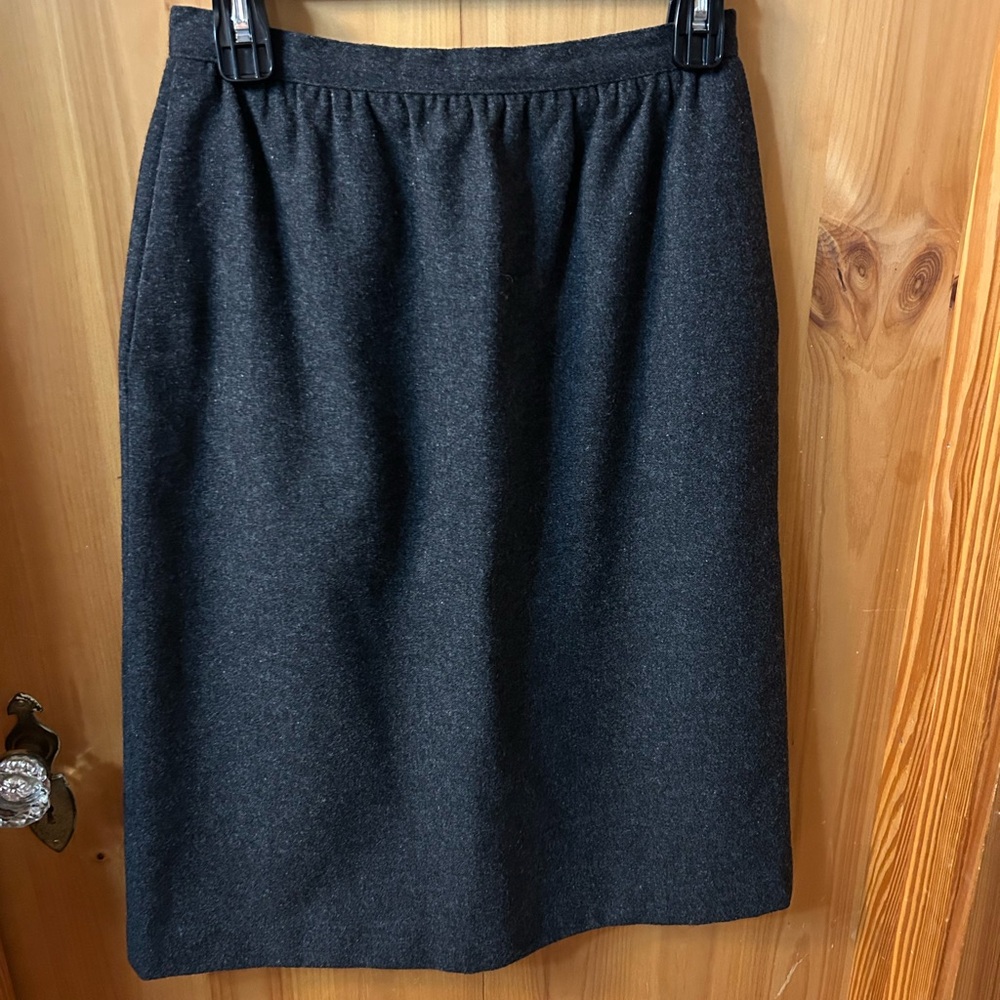 Women's Charcoal Pencil Skirt - Classic Workwear